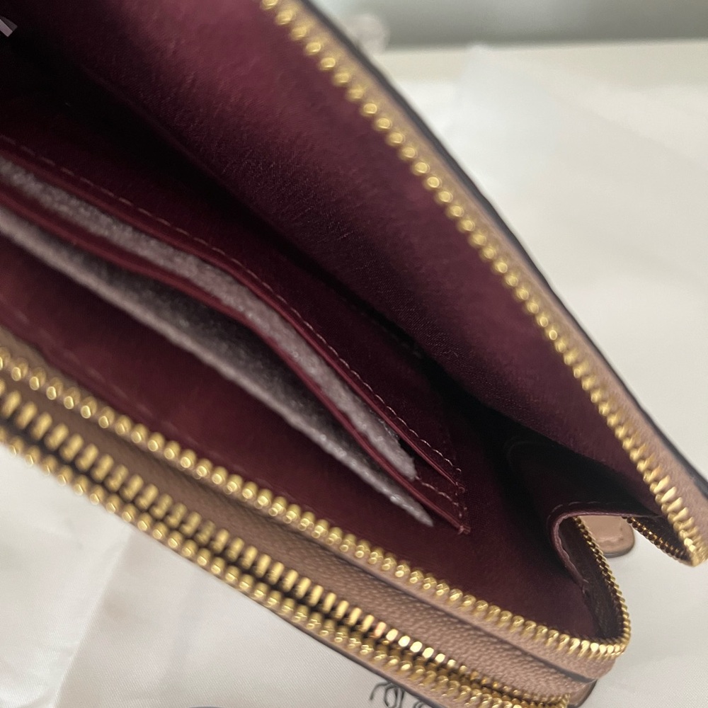 Coach Small Town Bucket Bag And Matching Wristlet - Picture 10 of 13